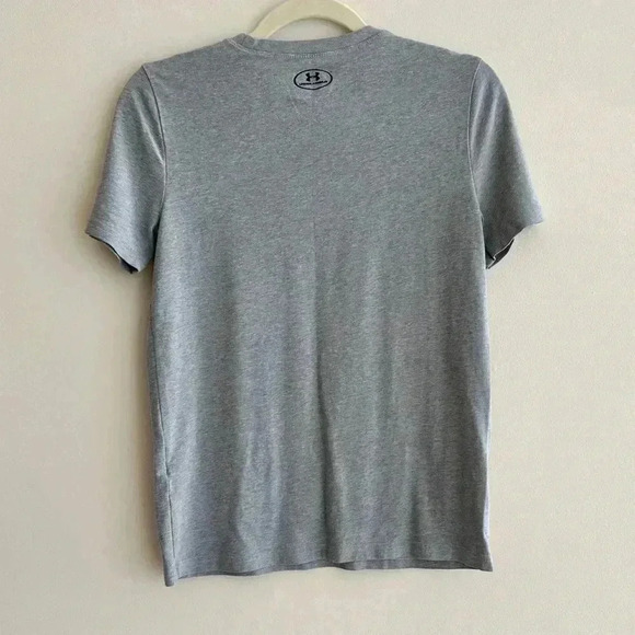 Under Armour Loose Fit "Never Quits" Grey Graphic T-Shirt, Size Youth Large - Picture 13 of 15